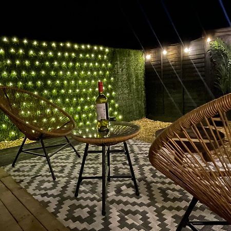 The Nest @The Outside Inn Mountfield Exterior foto